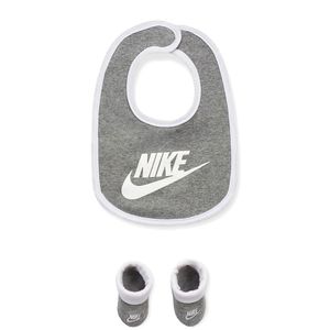 Nike Baby Bib and Booties Set 0-6 Mths